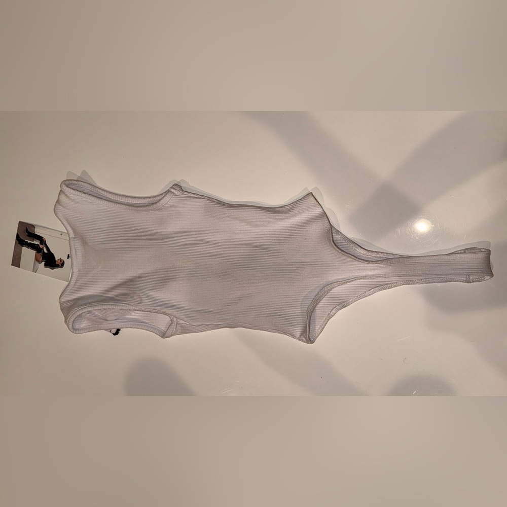 Naked Wardrobe 🖤🤍snatched White || zip front Bodysuit XS | NWT - Picture 7 of 8